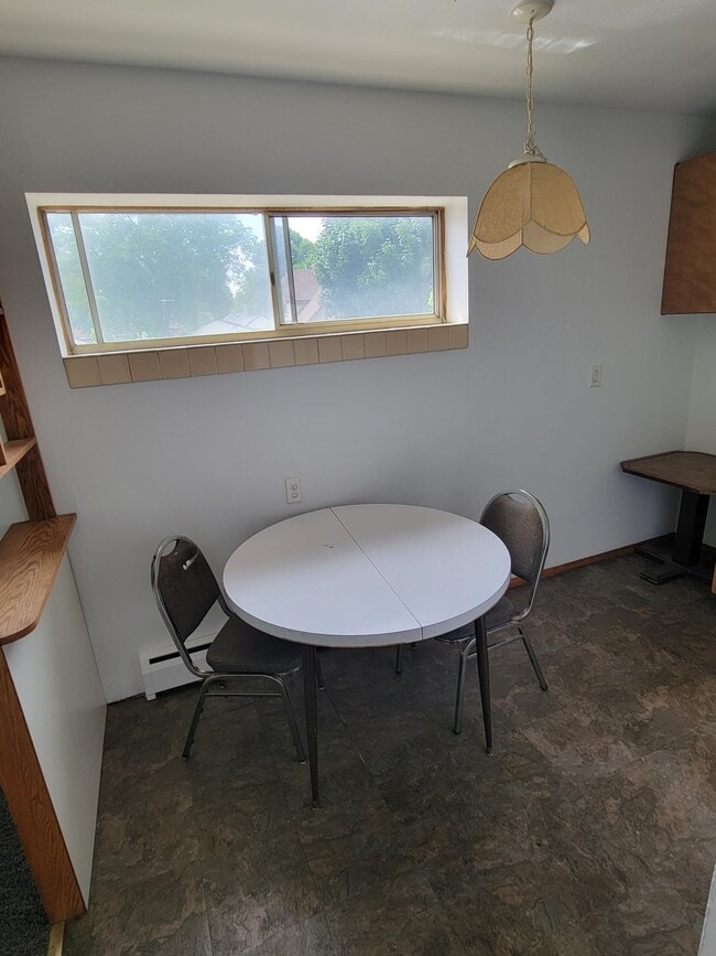 Building Photo - 1484
