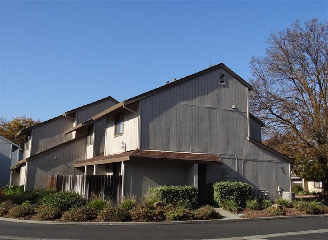 Building Photo - FOR CURRENT TENANTS ONLY