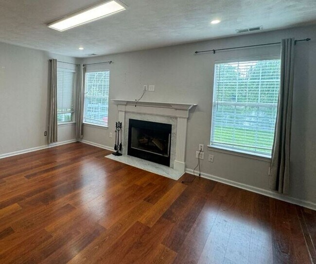 Building Photo - Welcome to this spacious home in sought af...