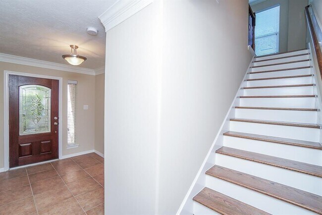 Building Photo - 3254 Beverly Gardens Ct