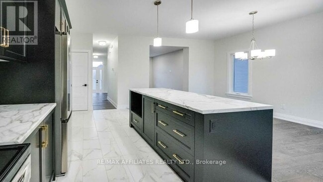 Building Photo - 644 Conservation St