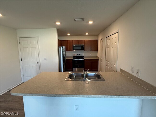 Foto del edificio - 1139 NW 16th Terrace