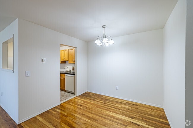 1BR, 1BA - 555SF - Dining Room - Model B - Nieuw Amsterdam Village