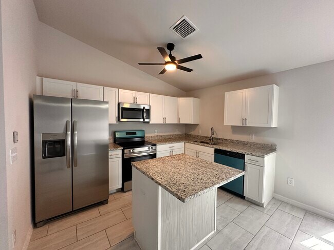 Foto del edificio - 129 NE 6th Ave