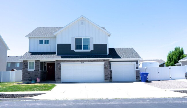 Building Photo - Updated Home in Syracuse!