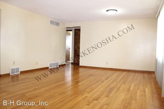 Building Photo - 8059 27th Ave