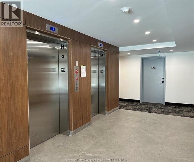 Building Photo - 3370 Stella Crescent