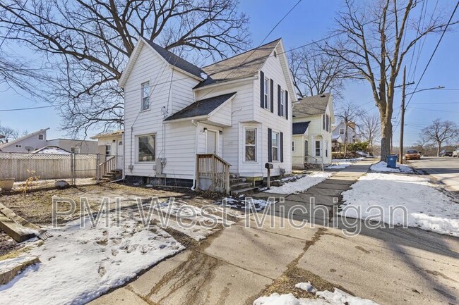 Foto del edificio - 1038 3rd St NW