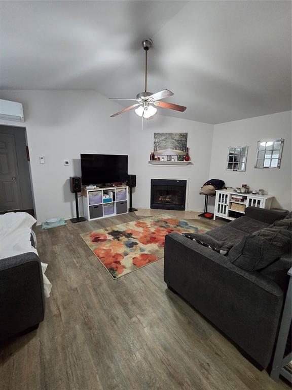 Building Photo - 6909 Hyland Cir
