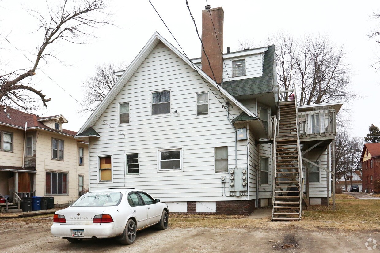 Building Photo - 2816 Cottage Grove Ave