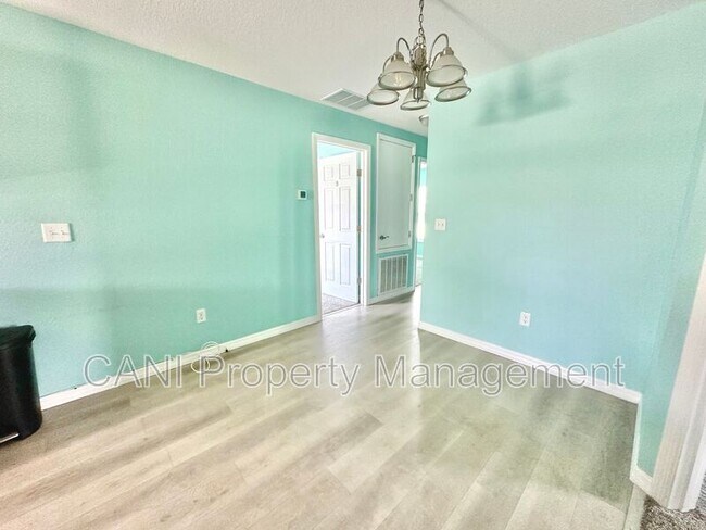 Foto del edificio - 1526 Providence Rd