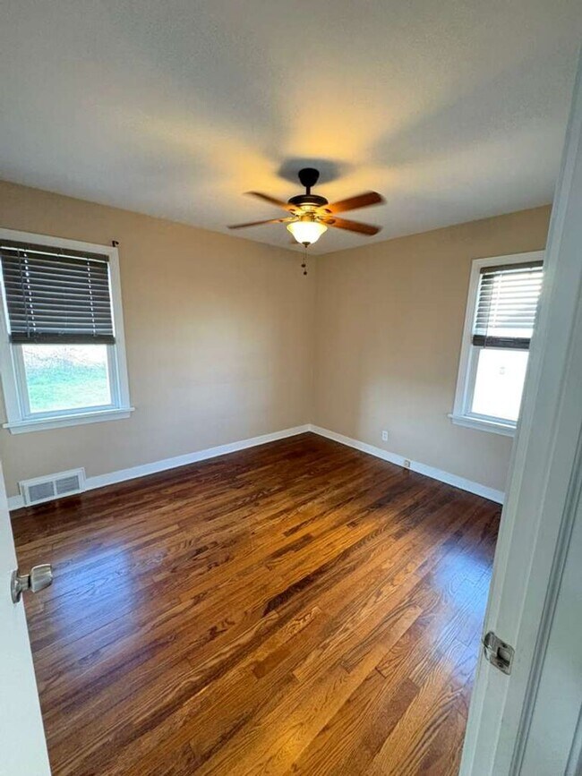 Foto del edificio - Discover a beautifully updated 3-bedroom, 2-bathroom single-family home.