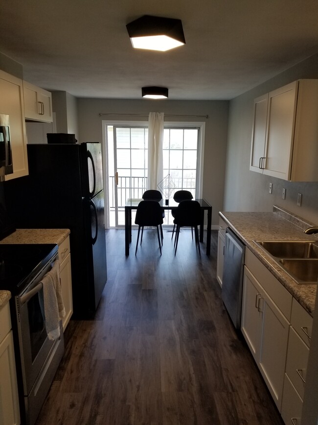 Foto del edificio - 2550 Greenwood Dr