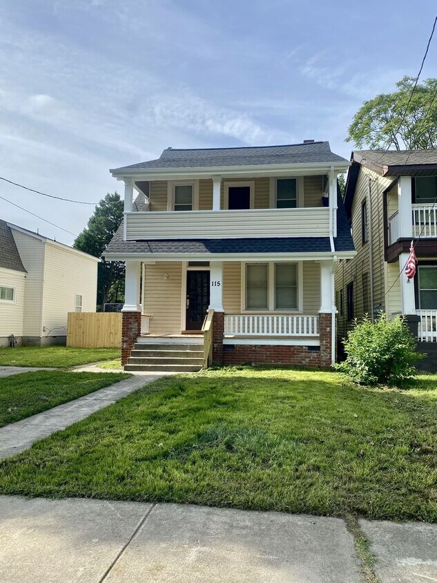 Foto principal - Riverview 2 bedroom 1 bath