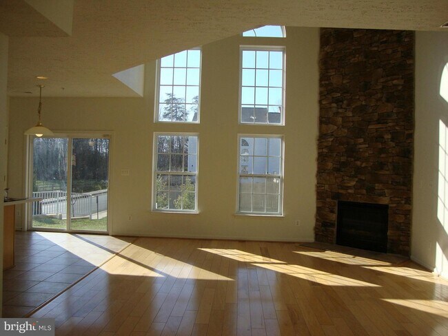 Building Photo - 200 Merlin Dr