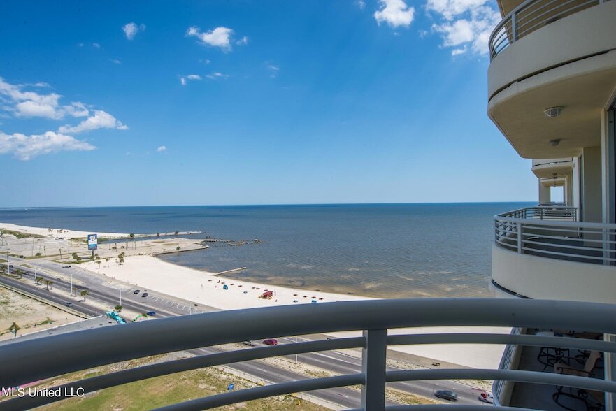 Primary Photo - 2060 Beach Blvd