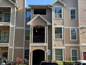 Building Photo - 2015 Erving Cir