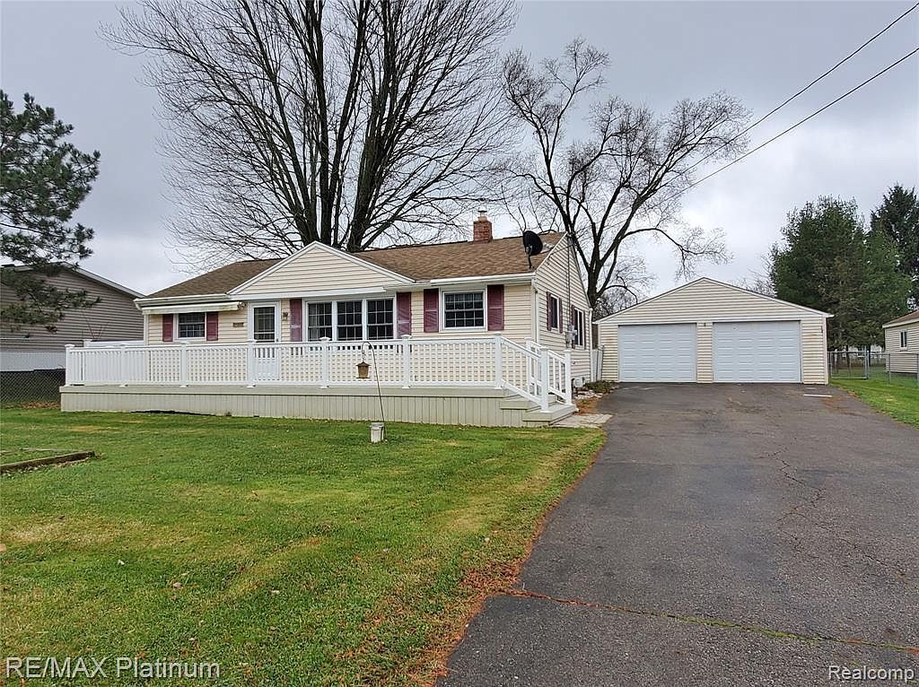 2321 W Thompson Rd, Fenton, MI 48430 House Rental in Fenton, MI