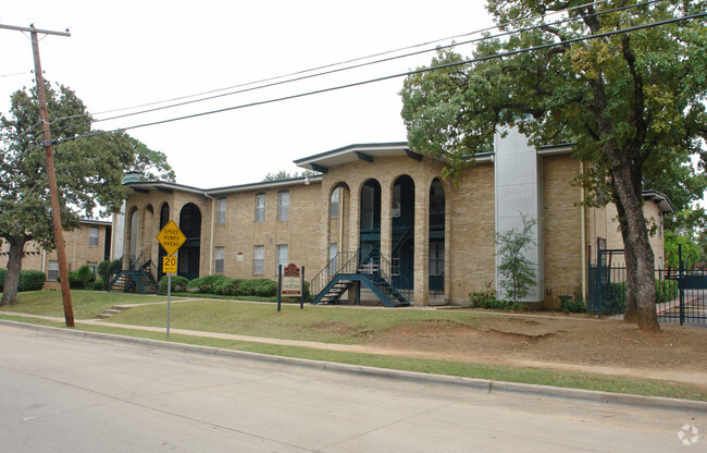 Foto del edificio - La Hacienda Apartments