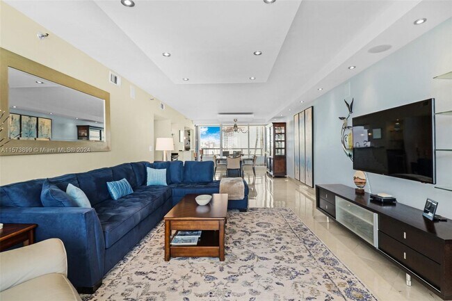 Building Photo - 1541 Brickell Ave
