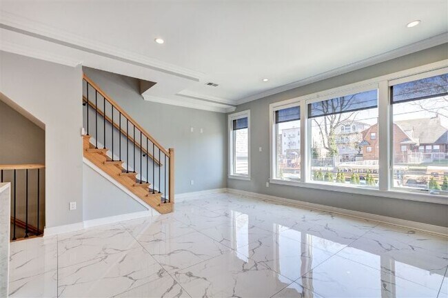 Foto del edificio - 225 Columbia Ave