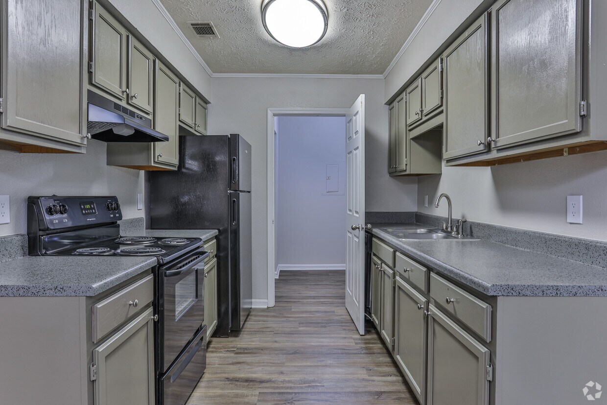 Retreat at Towne Crossing Apartments in Fayetteville, GA