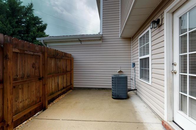 Primary Photo - 124 Oak Valley Cir