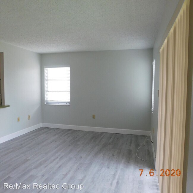 Building Photo - 367 S McMullen Booth Rd