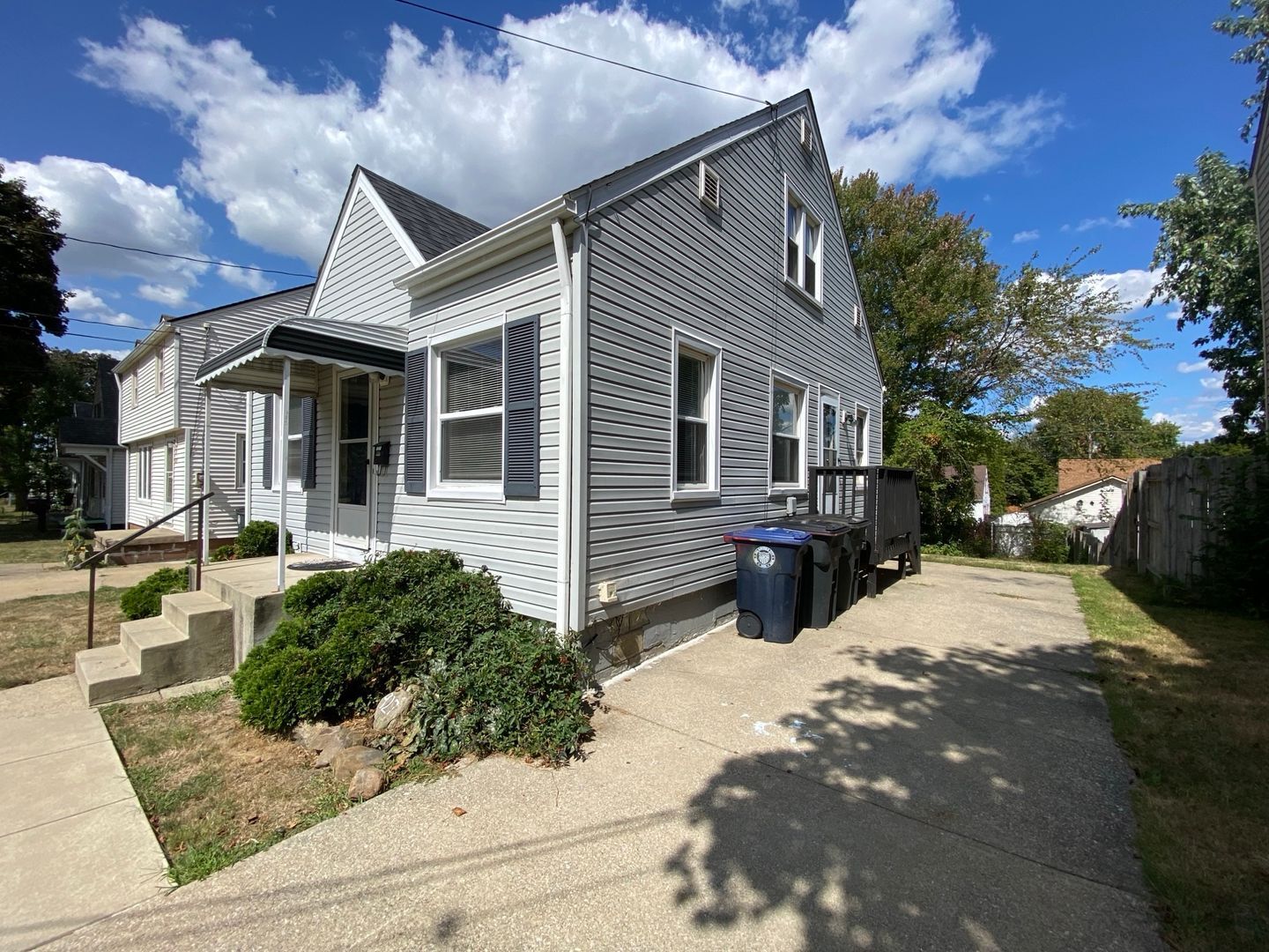 927 Davies Ave Akron, OH 44306 – photo 2