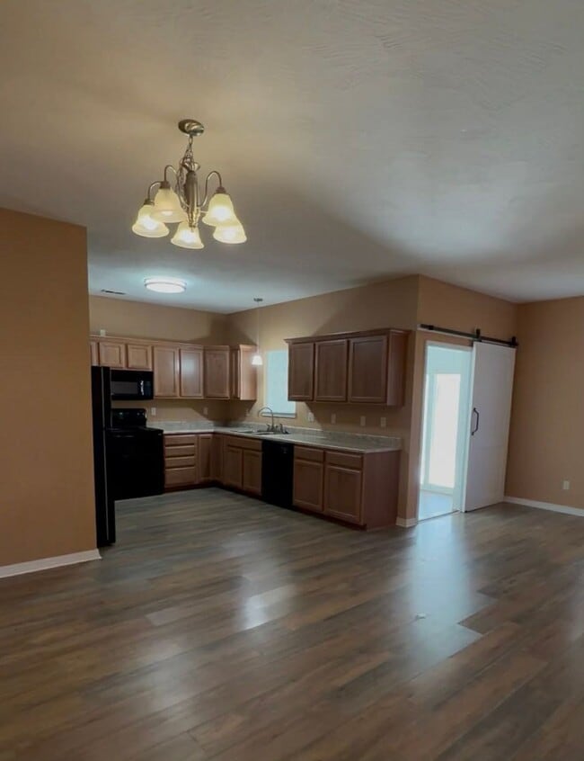 Building Photo - COMING SOON: Beautiful 3 bed/2 bath home located in Webb City! Two car attached garage, storm she...