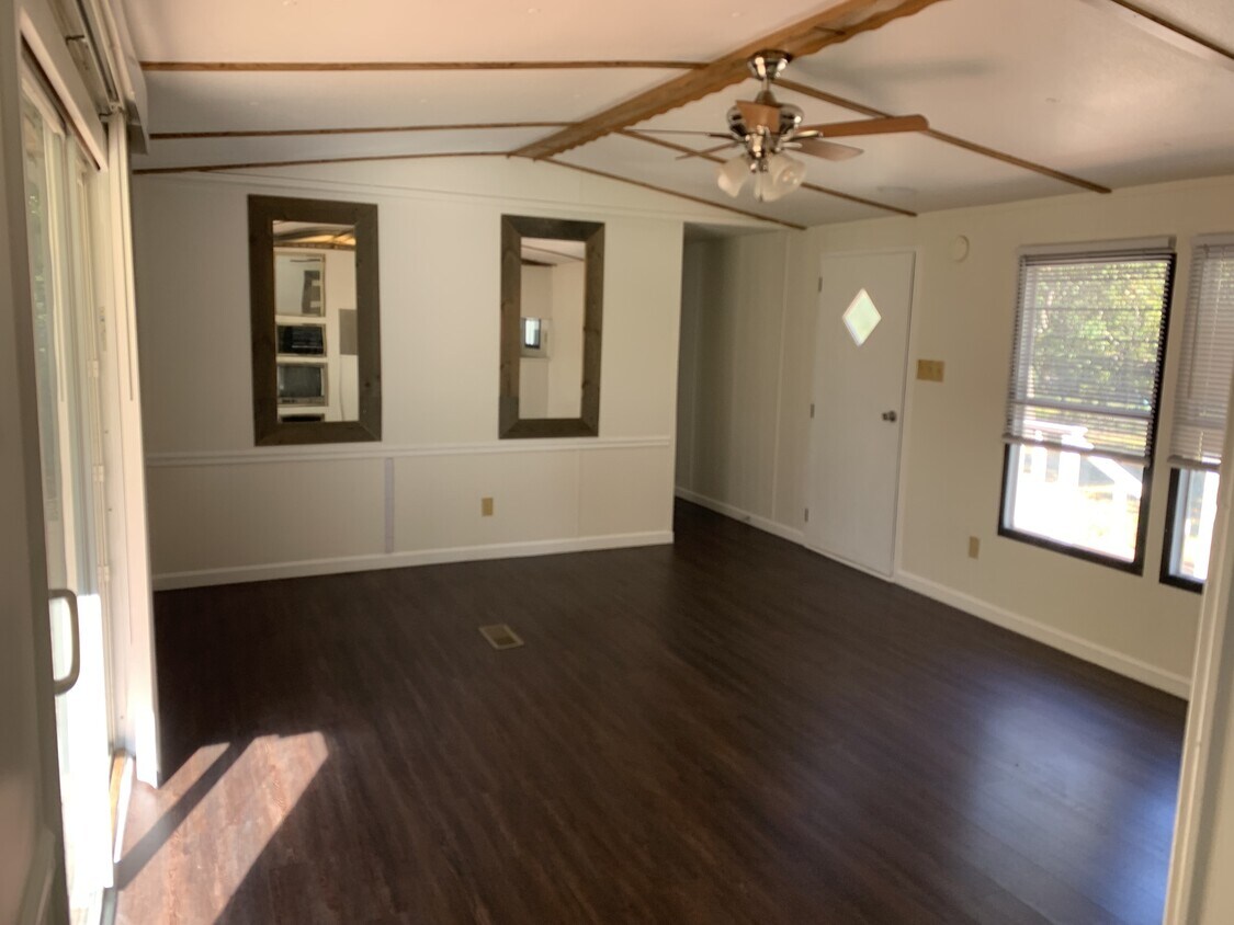 Foto principal - 111 Hunter Ct