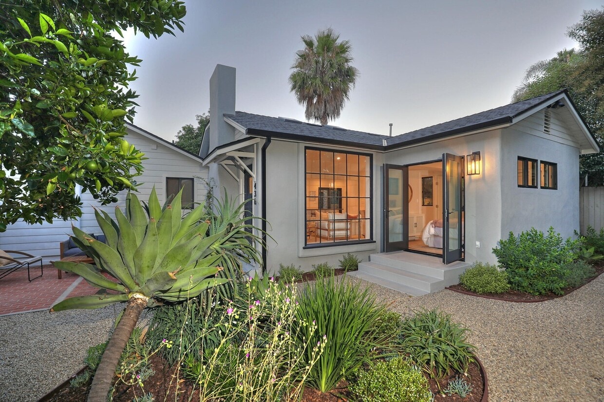 Primary Photo - 436 W Valerio St