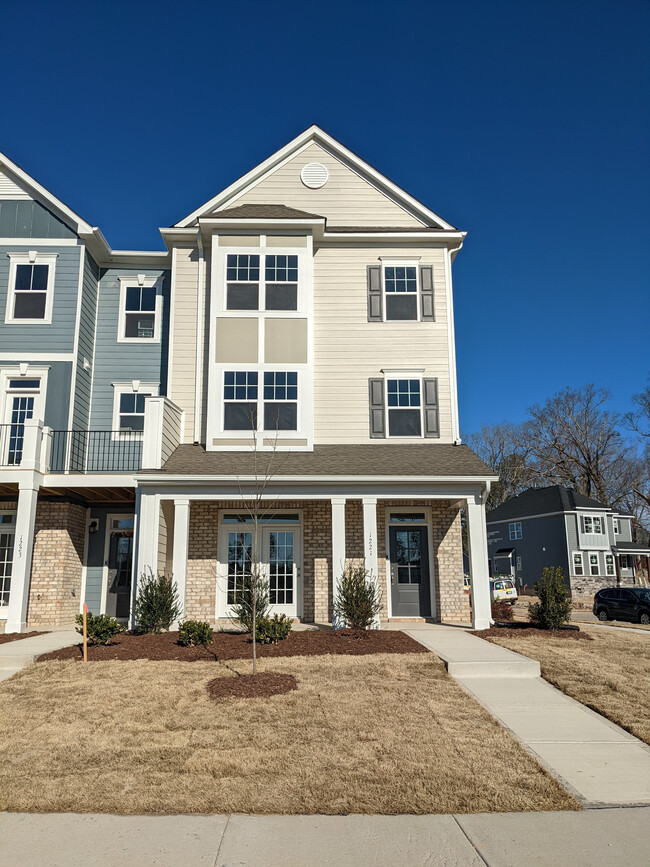 Building Photo - Room in Townhome on Herb Garden Way