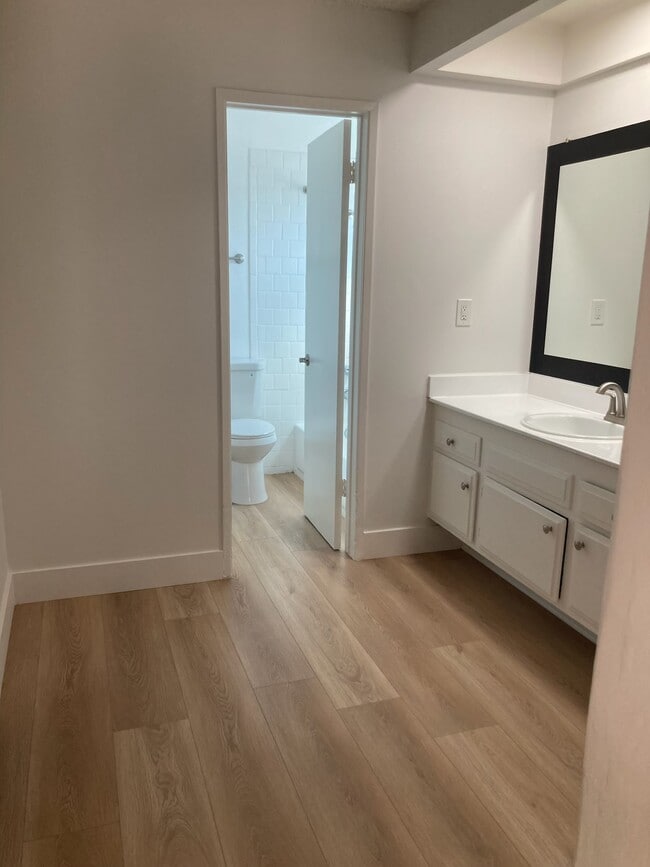 Building Photo - Beachside Apartments