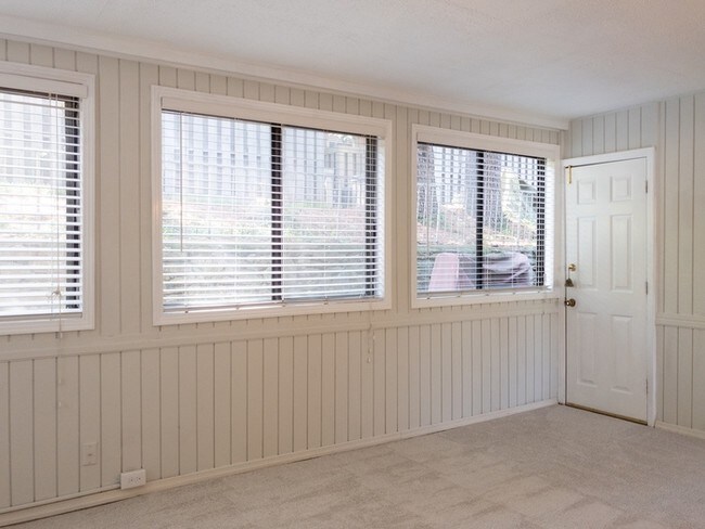 Building Photo - 3000 Hillsboro Pike