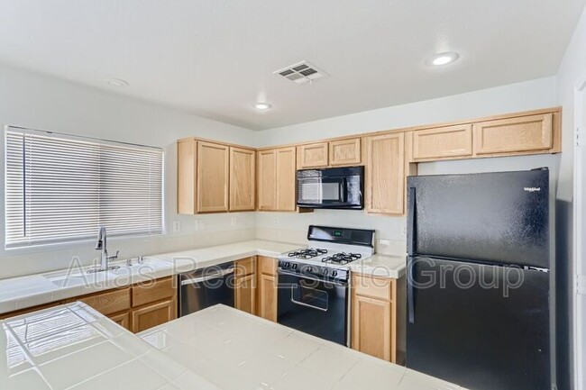 Building Photo - 8108 Peach Flare St