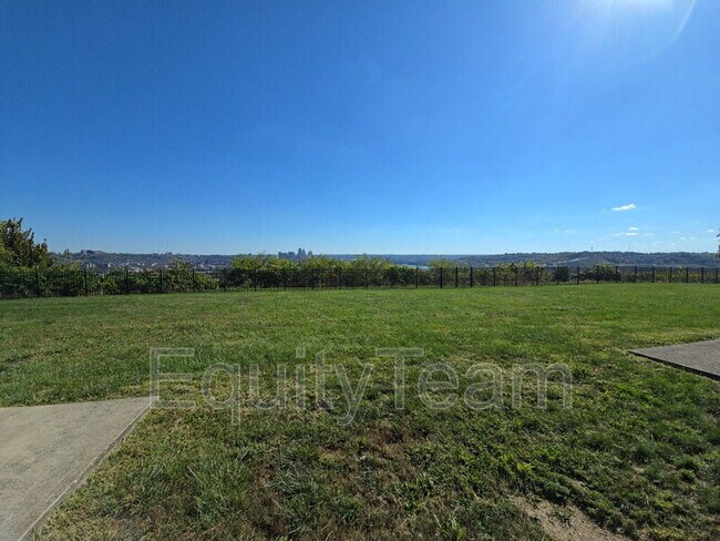 Building Photo - 2600 Bushnell St