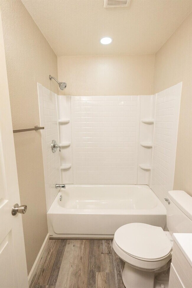 Foto del edificio - 2 Bed / 1 Bath – 924 Sq. Ft.