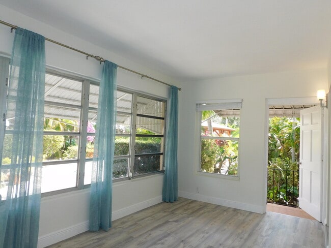 Building Photo - 231 S Palmway