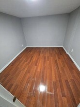 Building Photo - 35 New Ln