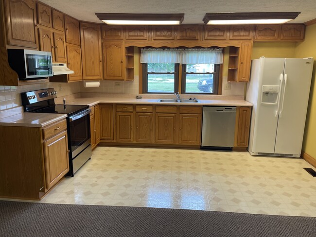 Kitchen 1 - 1510 E Morgan St