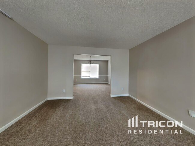 Foto del edificio - 4348 Persian Ct SW