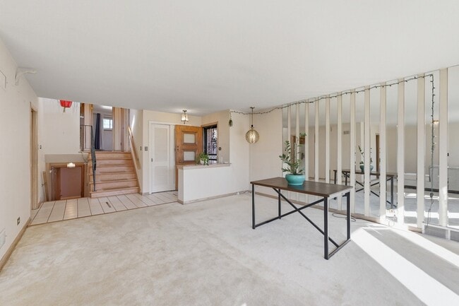 Building Photo - 9020 S Constance Ave