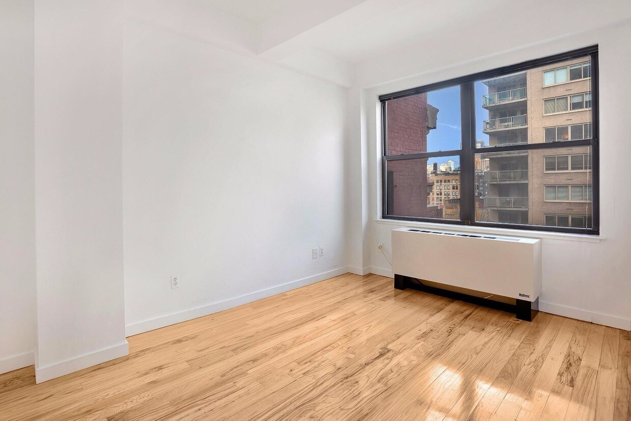 Primary Photo - 60 W 14th St