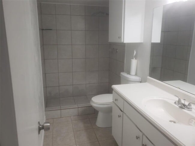 Building Photo - 12888 Montfort Dr