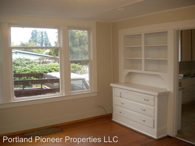 Building Photo - 5604 SE 86th Ave