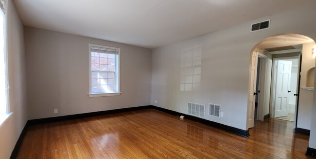 Foto del edificio - 1019 Sanford Ave