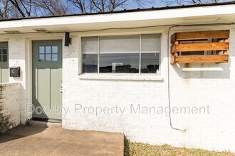 Building Photo - 45 Scruggs St