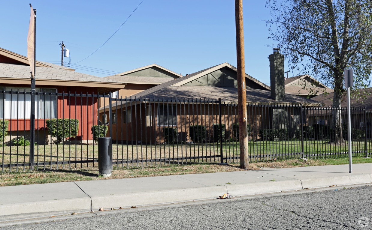 2105 N Guthrie St, San Bernardino, CA 92404 2105 N Guthrie St San Bernardino, CA