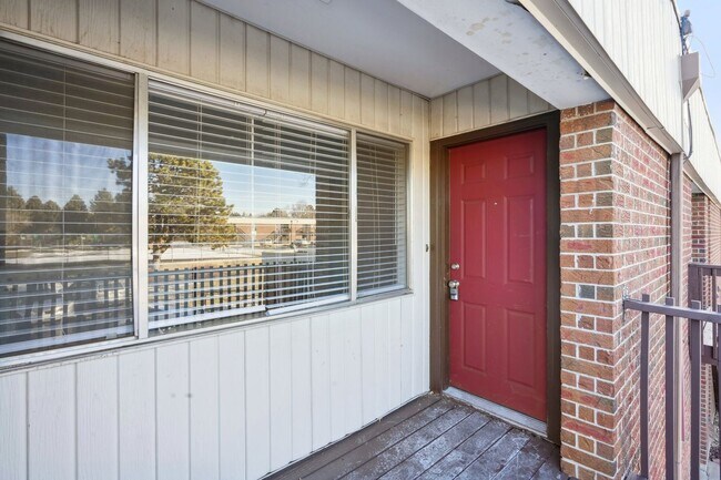 Foto del edificio - Updated 1 BR/1 BA Condo Great Location!